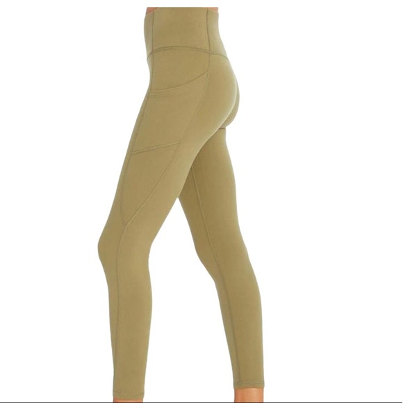 The Jessica legging
JESSICA SIMPSON - Picture 4 of 4